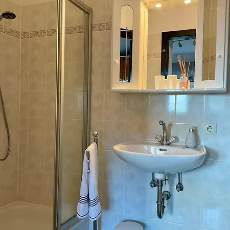 Lazy-dolphin-wohnung-3 *